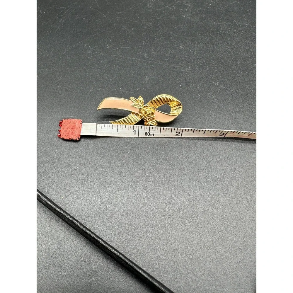 Avon‎ 1996 Breast Cancer Awareness Pink Ribbon Rose Pin Gold Tone Vintage Boxed